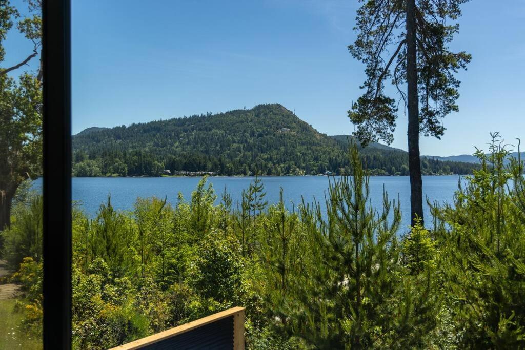 Kelly'S Sunset Lake Retreat Shawnigan Lake ภายนอก รูปภาพ