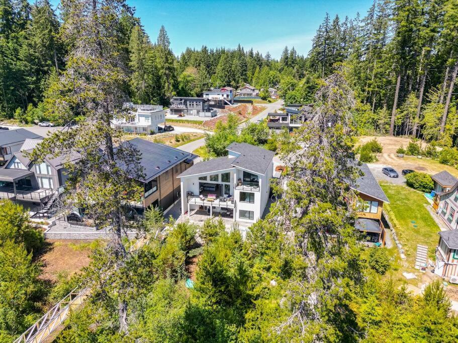 Kelly'S Sunset Lake Retreat Shawnigan Lake ภายนอก รูปภาพ
